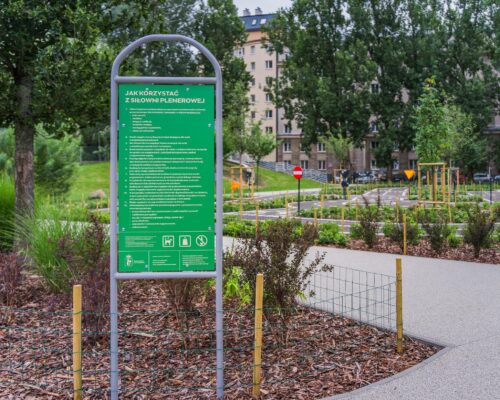 Tablica informacyjna na skwerze przy ul. Gibalskiego