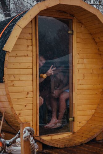 Mężczyźni w saunie nad Wisłą