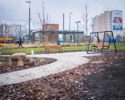Alejka, ławka bujana, park kieszonkowy